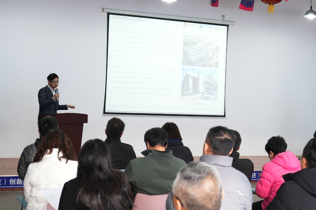 [太陽]驚蟄已到，記得吃梨。&ldquo;梨&rdquo;諧音&ldquo;離&rdquo;，寓意疾病遠離、災(zāi)禍遠離、不順遠離，保佑自己和家人一整年平平安安、健健康康。